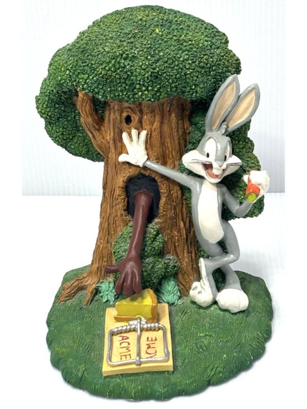 Bugs Bunny Looney Tunes ACME, Tree Figurine Bookend - Broken Carrot